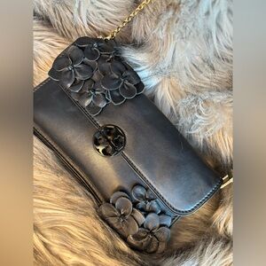 Tory Burch Flower Envelope Shoulder | Clutch